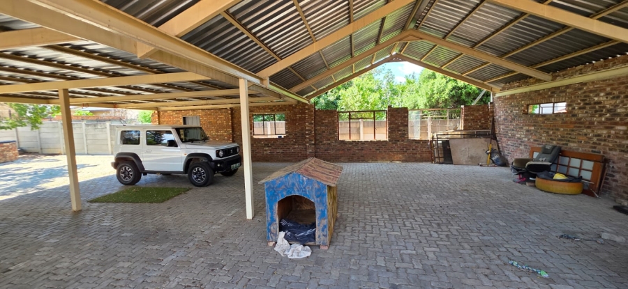 4 Bedroom Property for Sale in Collerville North West